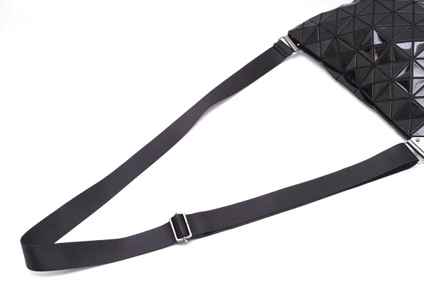 バオバオ イッセイミヤケ BAO BAO ISSEY MIYAKE マチ付きショルダーバッグ 黒 K-109732_010