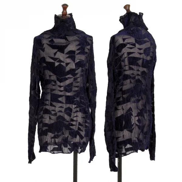 イッセイミヤケISSEY MIYAKE 幾何学フロッキープリントハイネックシースループリーツカットソー 紺2 K-109923_001