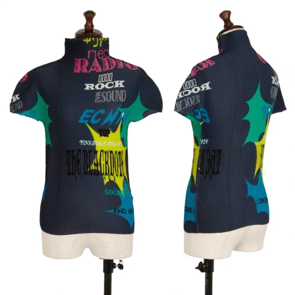 イッセイミヤケ ミーISSEY MIYAKE me レタリングボックスプリーツハイネックTシャツ 紺マルチF K-109970_001