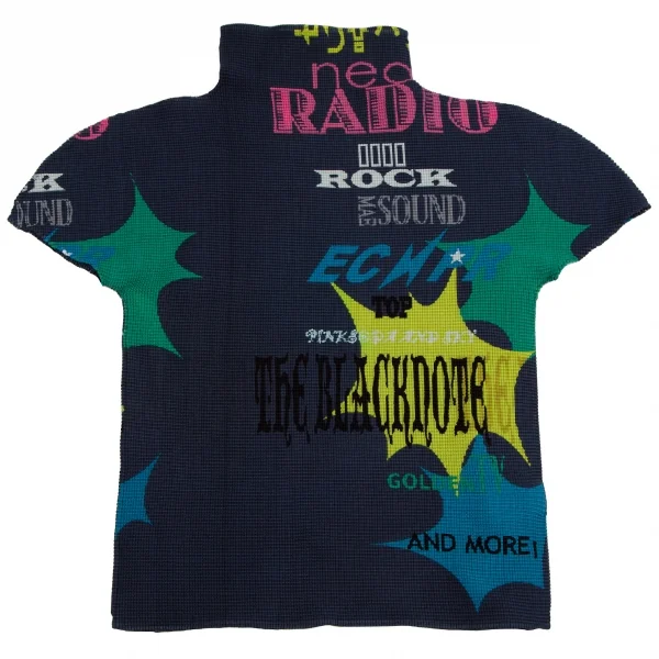 イッセイミヤケ ミーISSEY MIYAKE me レタリングボックスプリーツハイネックTシャツ 紺マルチF K-109970_002