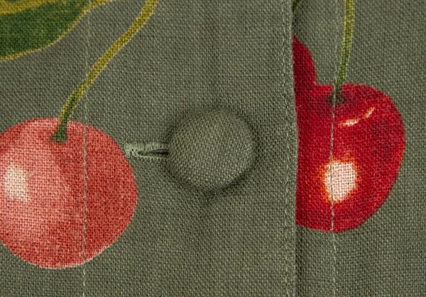 マドモアゼルノンノンMademoiselle NON NON リネンチェリープリントネックリボン半袖ブラウス 緑40L K-110133_005