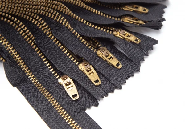 ジュンヤワタナベ コムデギャルソンJUNYA WATANABE COMME des GARCONS 多重ジップネックウォーマー 黒ゴールド K-110269_006