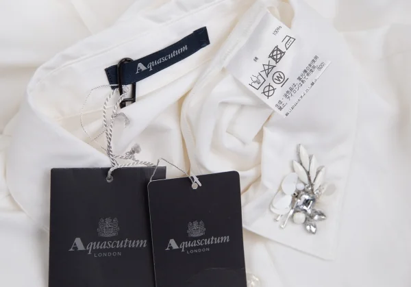 アクアスキュータムAquascutum ビジュー装飾カラー長袖シャツ 白10 K-110290_017