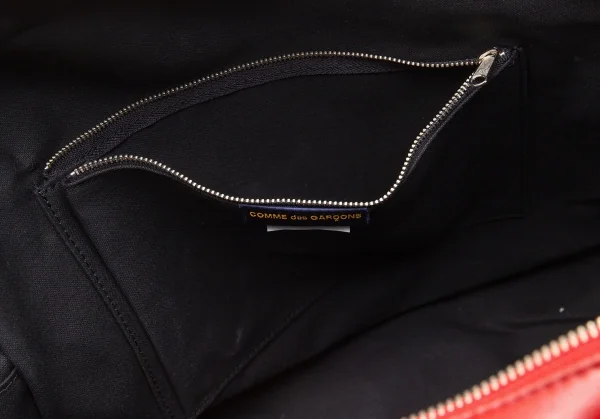 コムデギャルソンCOMME des GARCONS フェイクレザータクティカルポケットバッグ 赤 K-110390_017