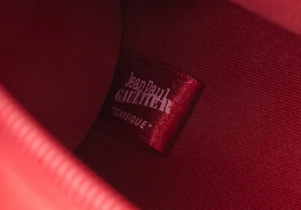 ジャンポールゴルチエ クラシックJean Paul GAULTIER CLASSIQUE ボトル型押しハンドポーチ ワイン K-110525_014