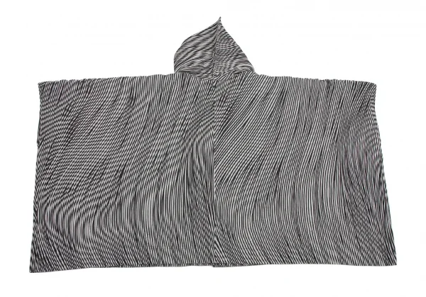 オムプリッセ イッセイ ミヤケHOMME PLISSE ISSEY MIYAKE BODY FLOW ストライプスクエアシルエットパーカー 白黒1 K-110694_011