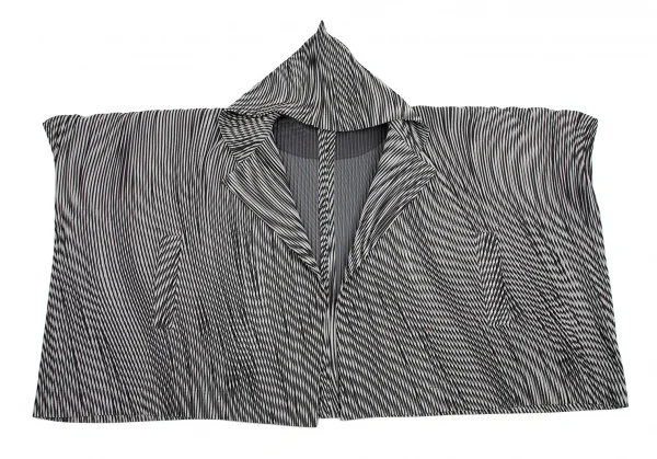 オムプリッセ イッセイ ミヤケHOMME PLISSE ISSEY MIYAKE BODY FLOW ストライプスクエアシルエットパーカー 白黒1 K-110694_003