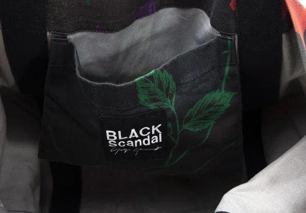 ブラックスキャンダル ヨウジヤマモトBLACK Scandal Yohji Yamamoto スカルローズプリントトートバッグ 墨黒 K-110960_014