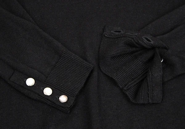 マドモアゼルノンノンMademoiselle NON NON ワンポイント刺繍袖ボタンニット 黒38M K-110981_006