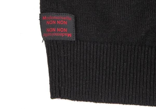 マドモアゼルノンノンMademoiselle NON NON ワンポイント刺繍袖ボタンニット 黒38M K-110981_008