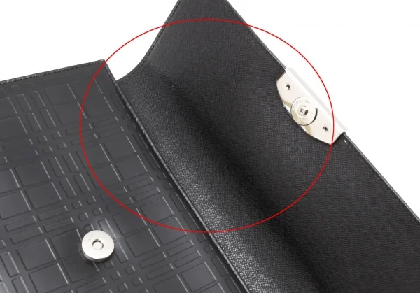 バーバリーロンドンBURBERRY LONDON 格子型押しレザーハンドバッグ 黒 K-111001_014