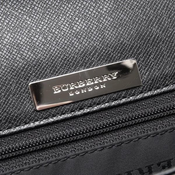 バーバリーロンドンBURBERRY LONDON 格子型押しレザーハンドバッグ 黒 K-111001_019