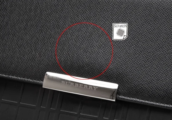 バーバリーロンドンBURBERRY LONDON 格子型押しレザーハンドバッグ 黒 K-111001_003