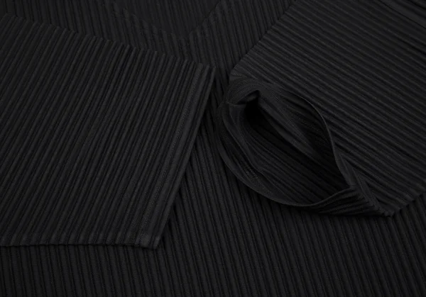 オムプリッセ イッセイ ミヤケHOMME PLISSE ISSEY MIYAKE プリーツVネックカットソー 黒3 K-111005_005