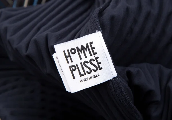 オムプリッセ イッセイ ミヤケHOMME PLISSE ISSEY MIYAKE プリーツストライプロングジャケット 黒白青3 K-111014_016
