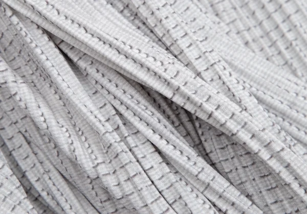 オムプリッセ イッセイ ミヤケHOMME PLISSE ISSEY MIYAKE 刺し子プリント袴パンツ ライトグレー3 K-111025_017