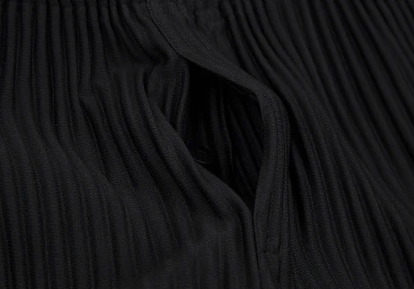 オムプリッセ イッセイ ミヤケHOMME PLISSE ISSEY MIYAKE プリーツテーパードパンツ 黒1 K-111206_005