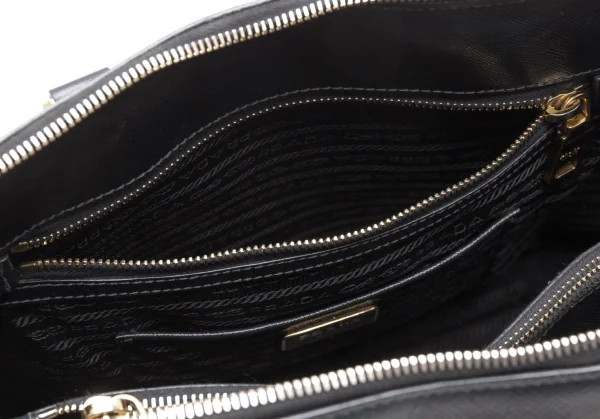 プラダPRADA サフィアーノハンドバッグ 黒 K-111390_019