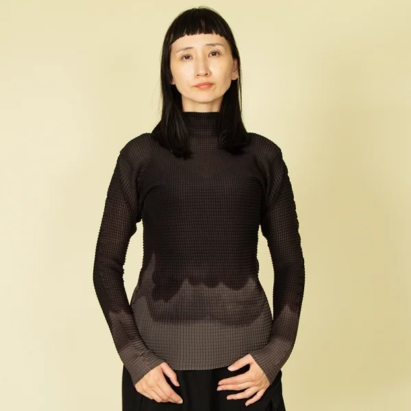 イッセイミヤケ ホワイトレーベルISSEY MIYAKE WHITELABEL ハイネックグラデーションボックスプリーツカットソー 黒グレー2 K-111402_013