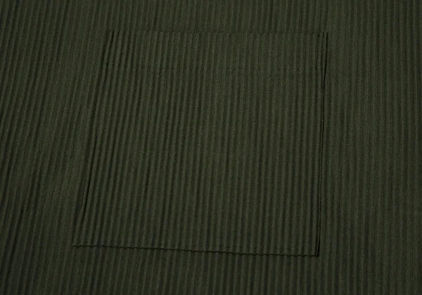 イッセイミヤケ ミーISSEY MIYAKE me A-POC INSIDE プリーツカッティングドルマンロングシャツ 深緑F K-111461_008