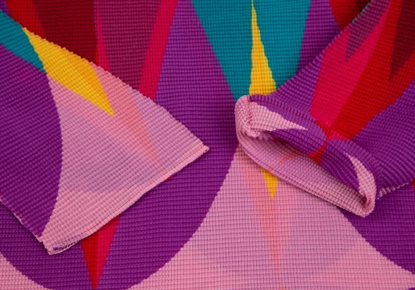 イッセイミヤケミーISSEY MIYAKE me カラフルプリントハイネックカットソー マルチF K-111489_006