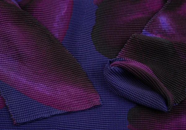 イッセイミヤケミーISSEY MIYAKE me グラフィックプリントカットソー 青マルチF K-111490_005