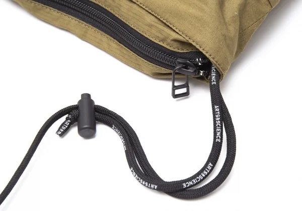 アーツ＆サイエンスARTS&SCIENCE ポケットデザインサコッシュ カーキ K-112111_008