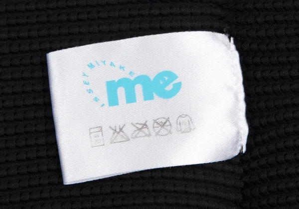 イッセイミヤケ ミーISSEY MIYAKE me ストレッチプリーツボタンレスカーディガン 黒F K-112116_012