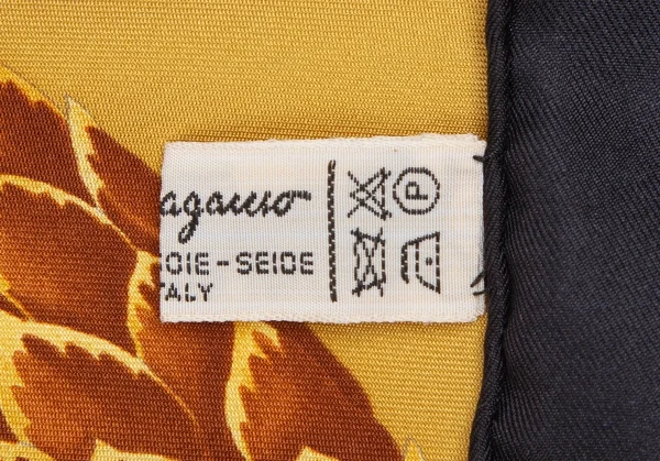 サルバトーレフェラガモSalvatore Ferragamo 北極プリントシルクスカーフ 黒黄 K-112155_010