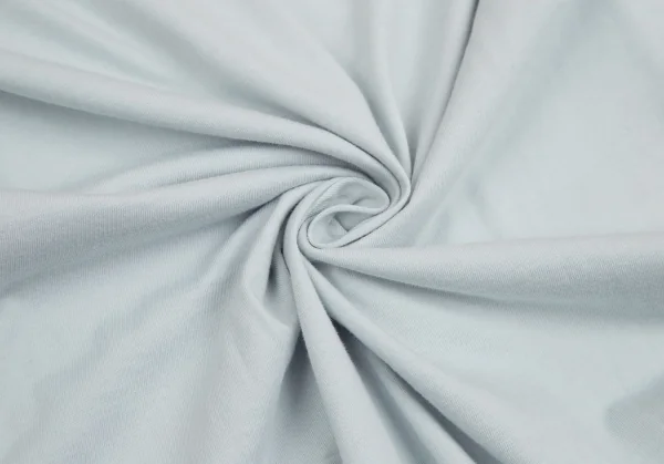 ミナペルホネンmina perhonen エンボスボックスロゴプリントTシャツ ライトブルーEX K-112297_009