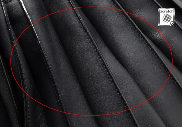 ルポLUPO レザープリーツハンドバッグ 黒 K-112394_010