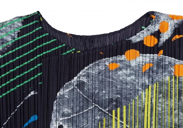 プリーツプリーズPLEATS PLEASE グラフィックプリントボタンレスカーディガン 紺マルチ4 K-112411_004