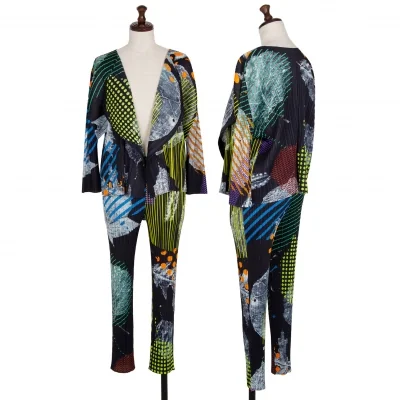 プリーツプリーズPLEATS PLEASE グラフィックプリントセットアップ 紺マルチ