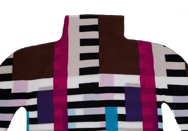 イッセイミヤケ ミーISSEY MIYAKE me タワーストライププリントストレッチプリーツハイネックカットソー 白黒他F K-112446_003