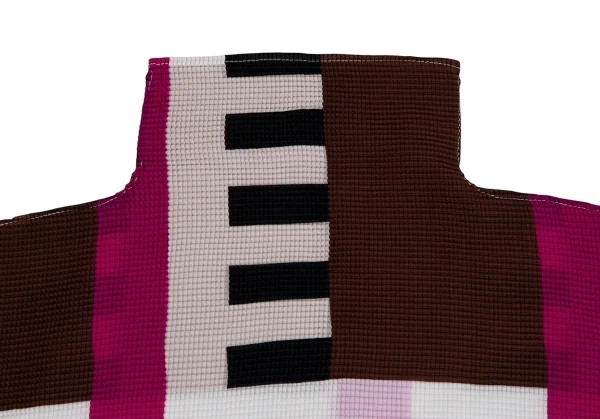 イッセイミヤケ ミーISSEY MIYAKE me タワーストライププリントストレッチプリーツハイネックカットソー 白黒他F K-112446_004