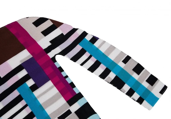 イッセイミヤケ ミーISSEY MIYAKE me タワーストライププリントストレッチプリーツハイネックカットソー 白黒他F K-112446_006