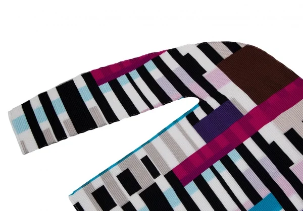 イッセイミヤケ ミーISSEY MIYAKE me タワーストライププリントストレッチプリーツハイネックカットソー 白黒他F K-112446_007