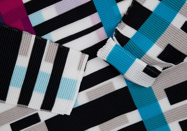 イッセイミヤケ ミーISSEY MIYAKE me タワーストライププリントストレッチプリーツハイネックカットソー 白黒他F K-112446_008