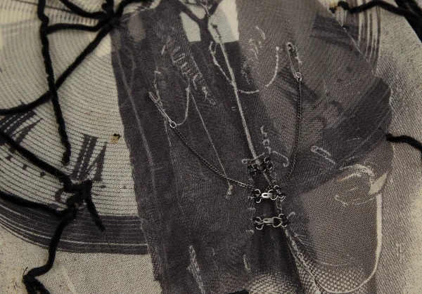 ジャンポールゴルチエ ファムJean Paul GAULTIER FEMME パンクプリント装飾パワーネットカットソー ベージュ40 K-112634_007