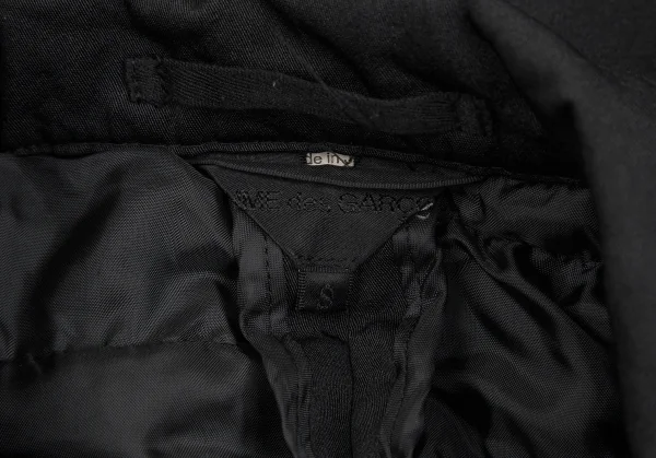 COMME des GARCONS Frill Switching Poly Long Jacket K-112863_020