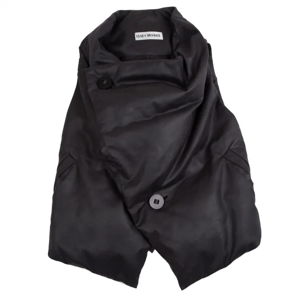 イッセイミヤケISSEY MIYAKE シンセティックレザーフロントドレープダウンベスト 黒2 K-113328_002