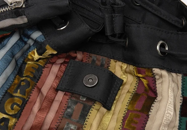 ジャンポールゴルチエJean Paul GAULTIER ロゴマルチストライプミニリュックサック 黒マルチ K-113398_015