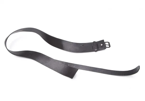 ヨウジヤマモト ファムYohji Yamamoto FEMME カーブレザーベルト 黒 K-113502_007