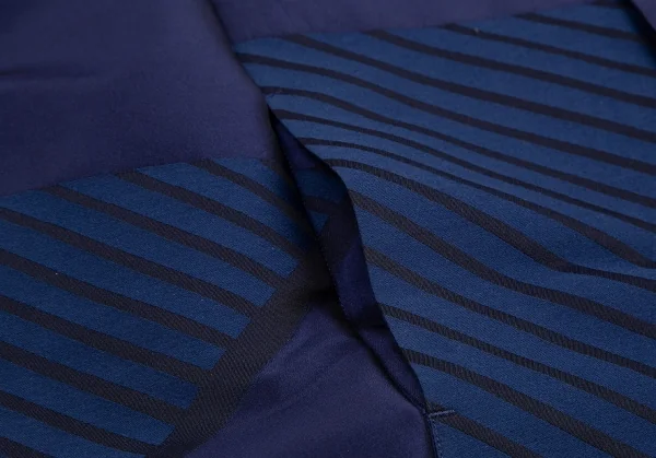 イッセイミヤケ アイム メンISSEY MIYAKE IM MEN STEP バイアスストライプカットジャガードパッカブルコート 青M位 K-113631_011