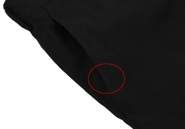 コムデギャルソン オムプリュスCOMME des GARCONS HOMME PLUS ウールワンショルダーアシンメトリーハーフパンツ 黒XS K-113658_006