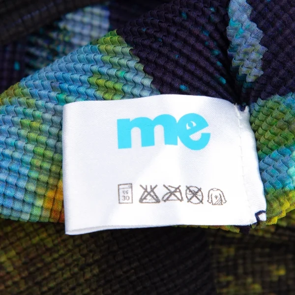 イッセイミヤケ ミーISSEY MIYAKE me 宇宙飛行士プラネットプリントストレッチプリーツハイネックTシャツ 紺F K-113809_014