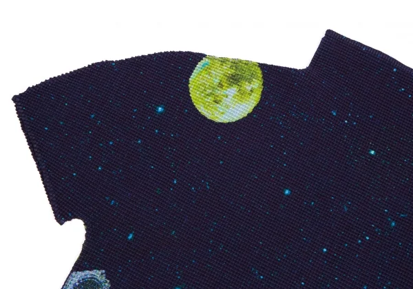 イッセイミヤケ ミーISSEY MIYAKE me 宇宙飛行士プラネットプリントストレッチプリーツハイネックTシャツ 紺F K-113809_005