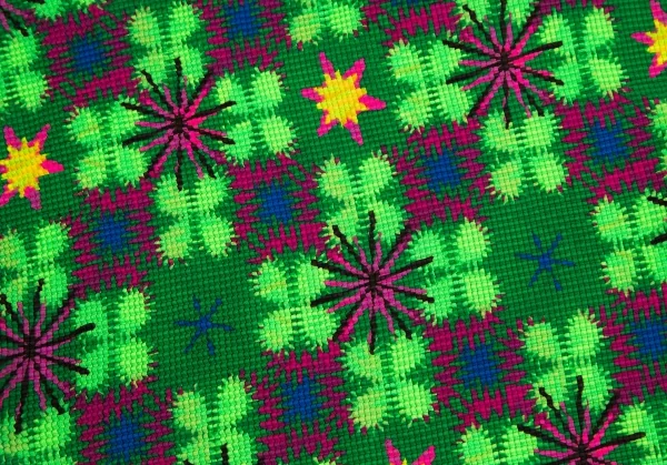 イッセイミヤケ ミーISSEY MIYAKE me クローバープリントストレッチプリーツハイネックカットソー 緑紫F K-113812_011