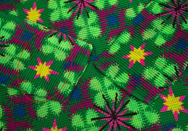 イッセイミヤケ ミーISSEY MIYAKE me クローバープリントストレッチプリーツハイネックカットソー 緑紫F K-113812_005