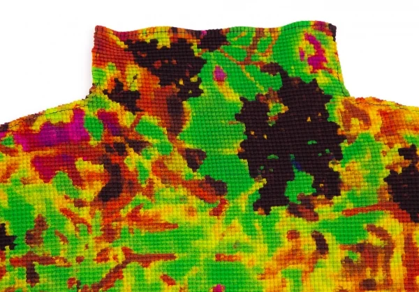 イッセイミヤケ ミーISSEY MIYAKE me グラフィックプリントストレッチプリーツハイネックカットソー 黄緑マルチF K-113813_003